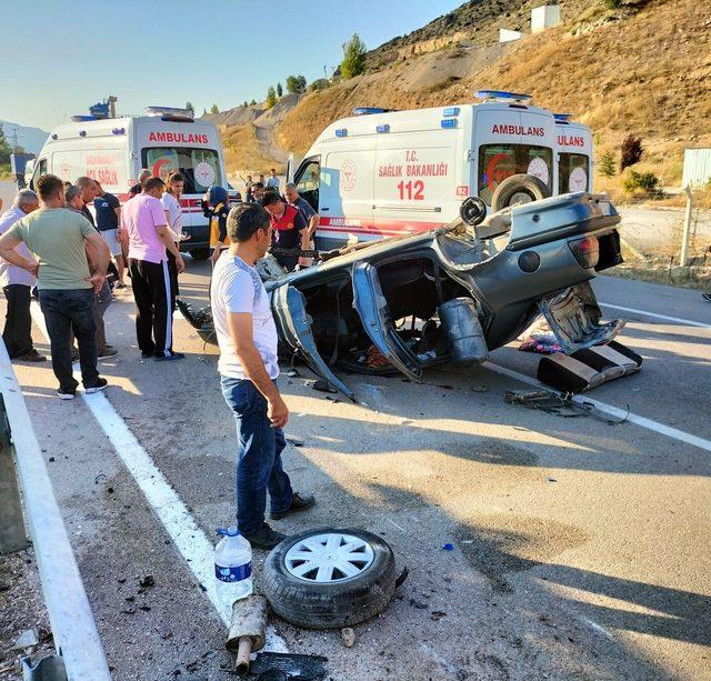 Tokat'ta devrilen otomobildeki 5 kişi yaralandı