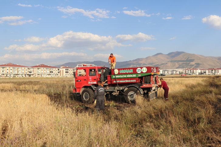 Erzurum'da 45 dönümlük buğday tarlasında çıkan yangın söndürüldü G1