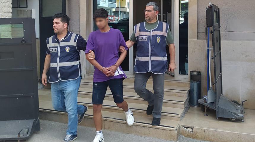 Kendisini polis olarak tanıttı! Almanya'dan emekli kadından 4.5 milyon lira aldı...