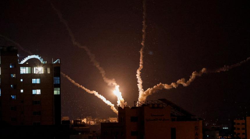 Gazze Şeridi'ne saldırmışlardı! İsrail ordusu alarm düzeyine geçti... Tel Aviv kentinde sirenler çalıyor