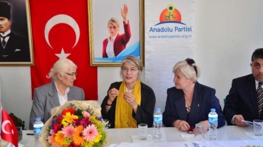 Emine Ülker Tarhan: Yargı öldü, yerine alışveriş mağazası yapabilirler