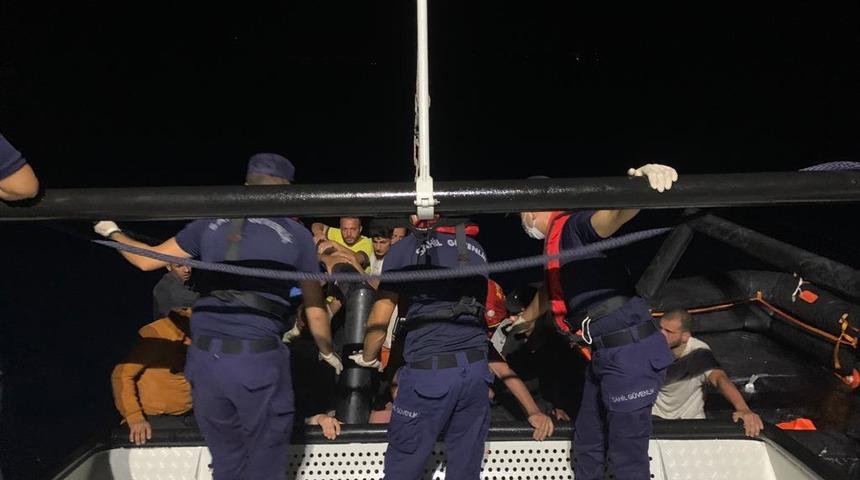 Muğla açıklarında 56 düzensiz göçmen kurtarıldı