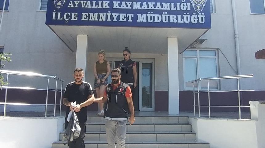 Balıkesir'de uyuşturucu ticaretinden 2 şüpheli tutuklandı