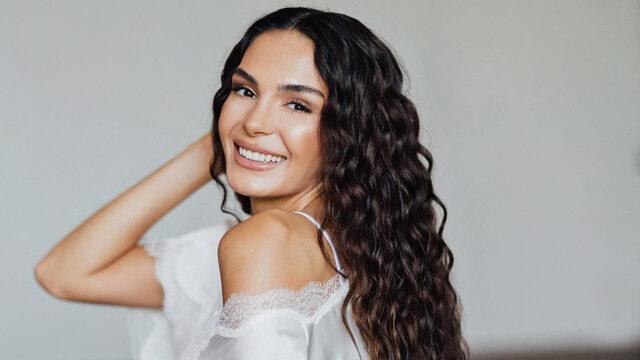 Cedi Osman'la evlenen Ebru Şahin bikinili tekne pozlarıyla nefes kesti!