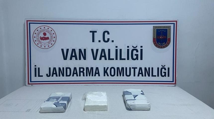 Van'da 3 kilo 172 gram kokain ele ge&ccedil;irildi