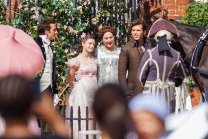 Hannah Dodd 'Bridgerton' setinde görüldü! İşte yeni sezondan kamera arkası görüntüleri G5