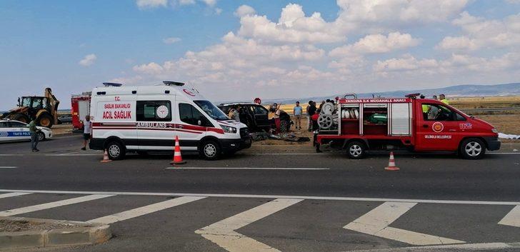 Çanakkale'de 2 otomobilin çarpıştığı kazada 2 kişi öldü, 5 kişi yaralandı G2
