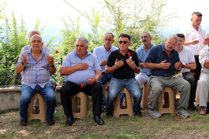 Şemsi Denizer Zonguldak'ta mezarı başında anıldı G5