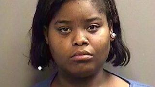 Her satırı korkunç! Erkek arkadaşının üzerine benzin döktü, ateşe vererek derisini eritti