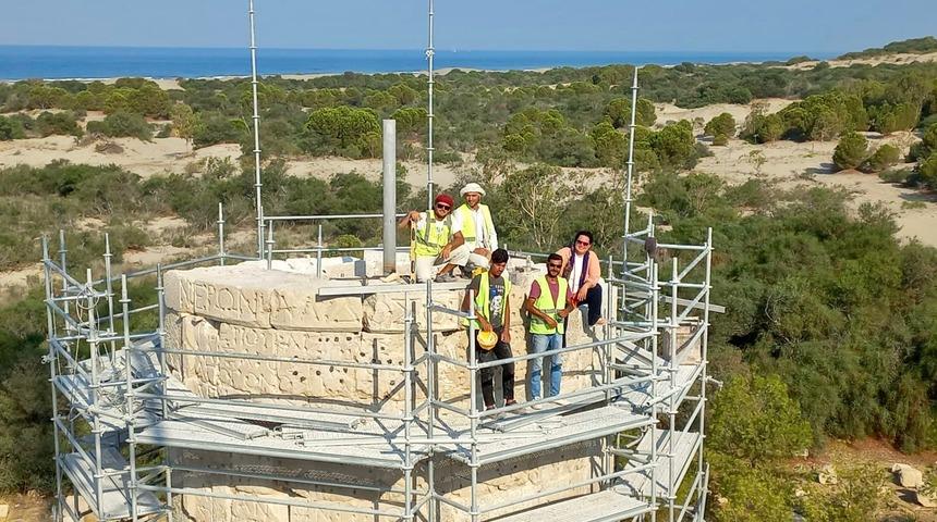 Patara'da "İmparator Nero" yazıtı antik deniz fenerine yerleştirildi