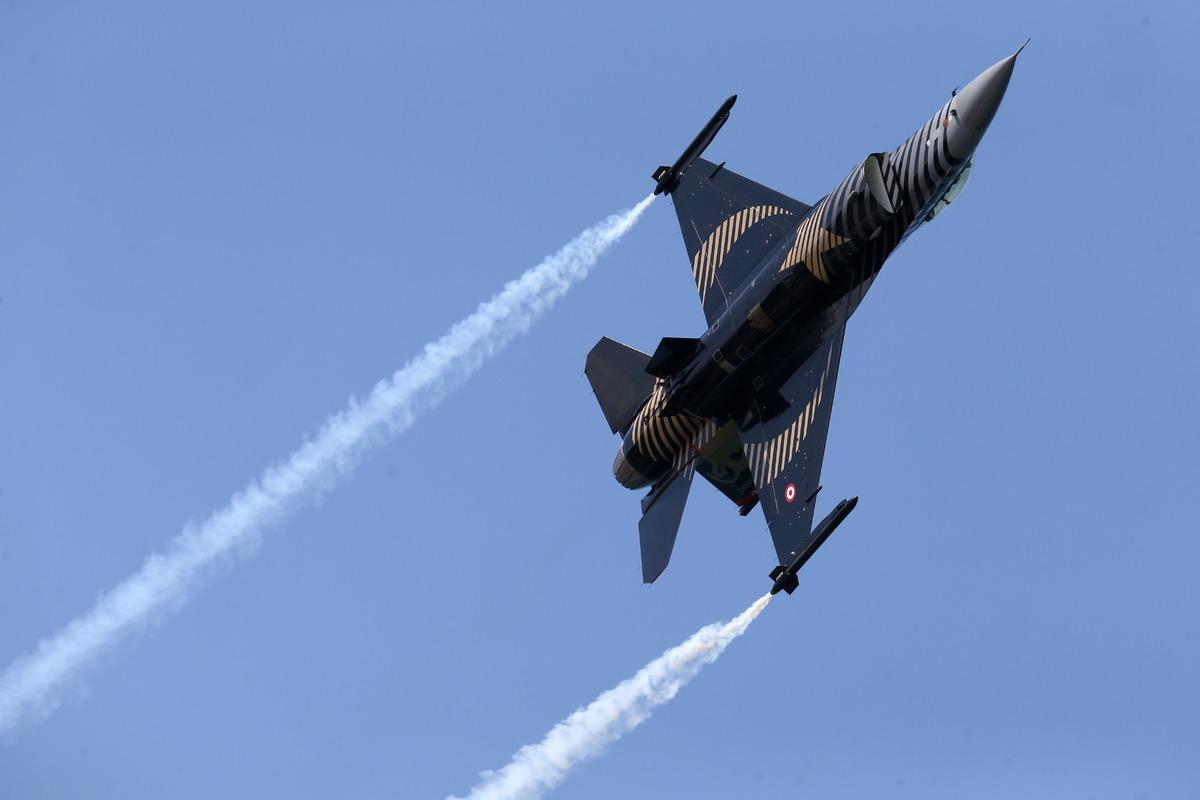 SOLOT&Uuml;RK Trabzon'da g&ouml;steri u&ccedil;uşu yaptı
