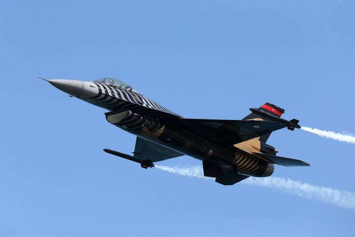 SOLOTÜRK Trabzon'da gösteri uçuşu yaptı G5