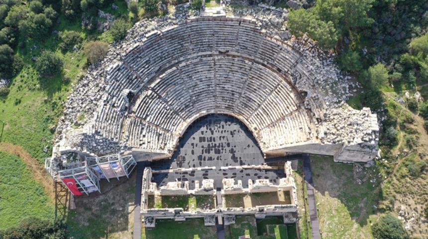 Patara'da 'İmparator Nero' yazıtı antik deniz fenerine yerleştirildi: Karaların ve denizlerin efendisi