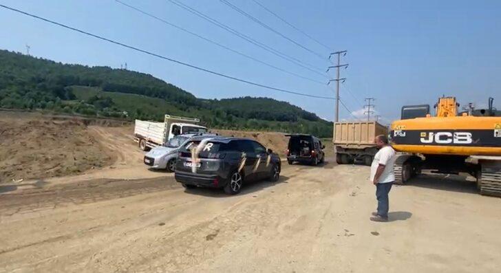 Bahşiş almak için iş makinesiyle düğün konvoyunun önünü kesti G2