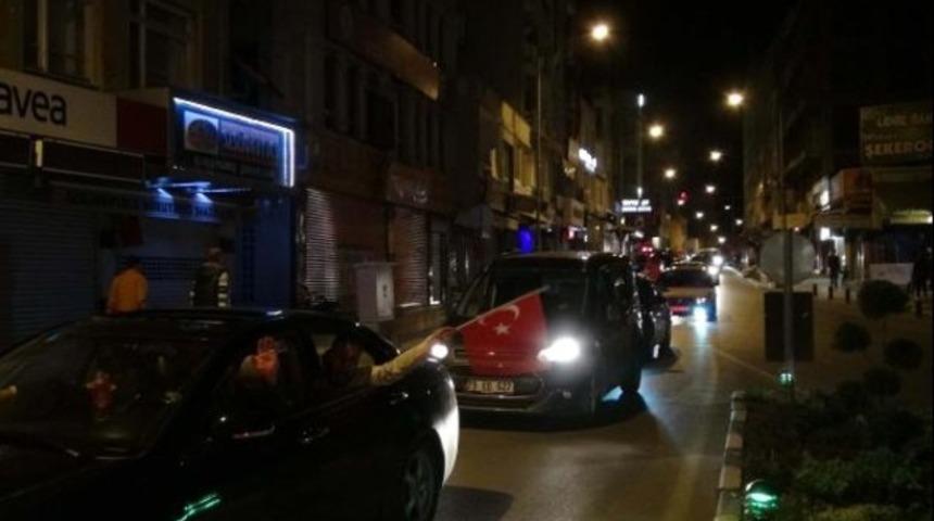 Gaziantep'ten gidip Kilis'e destek verdiler