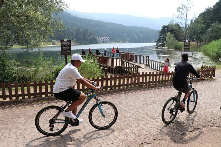 Bolu'da sıcak havadan bunalanlar Gölcük'te doğa içinde zaman geçirdi G4