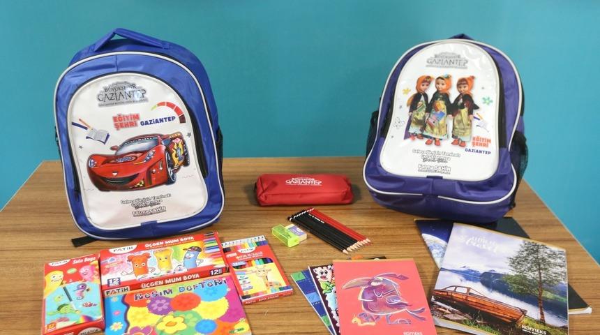 Gaziantep'te ilkokula başlayacak 75 bin öğrenciye çanta ve kırtasiye desteği