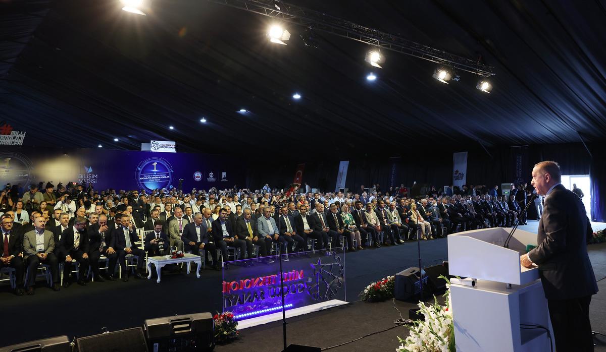 Cumhurbaşkanı Erdoğan, Kocaeli'ye Değer Katanlar &Ouml;d&uuml;l T&ouml;reni'nde konuştu: (1)