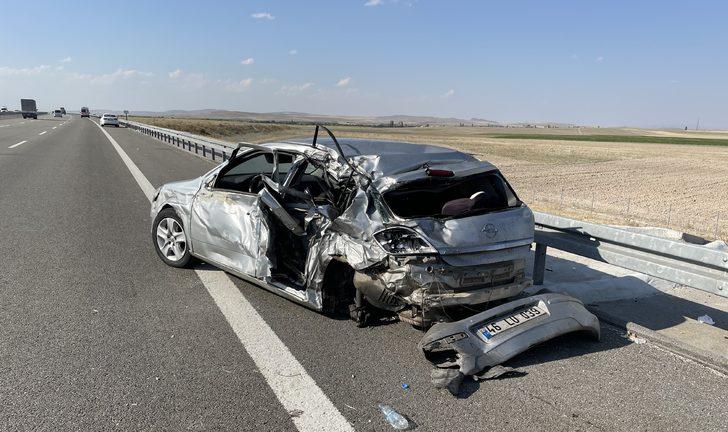 Emniyet şeridinde bekleyen düğün konvoyundaki araçlara tır çarptı, 9 kişi yaralandı G3