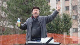 Sağlık Bakanı Müezzinoğlu'nun önünde kendini yakmak istedi