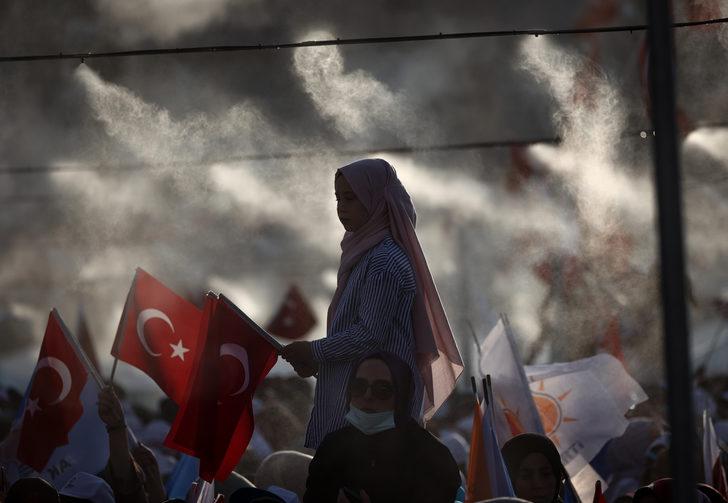 Sakarya'da boğulma tehlikesi geçiren 19 yaşındaki genç kız hastaneye kaldırıldı G3
