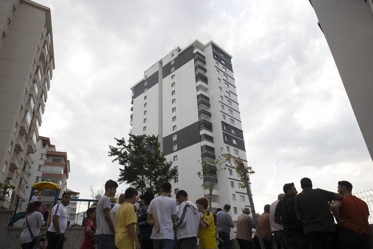 Ankara'da bir apartmanın çatı katında çıkan yangın söndürüldü G2