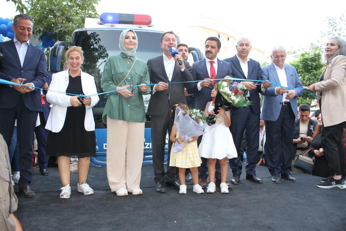 DEVA Partisi Genel Başkanı Babacan, Van'da parti binasının a&ccedil;ılışına katıldı