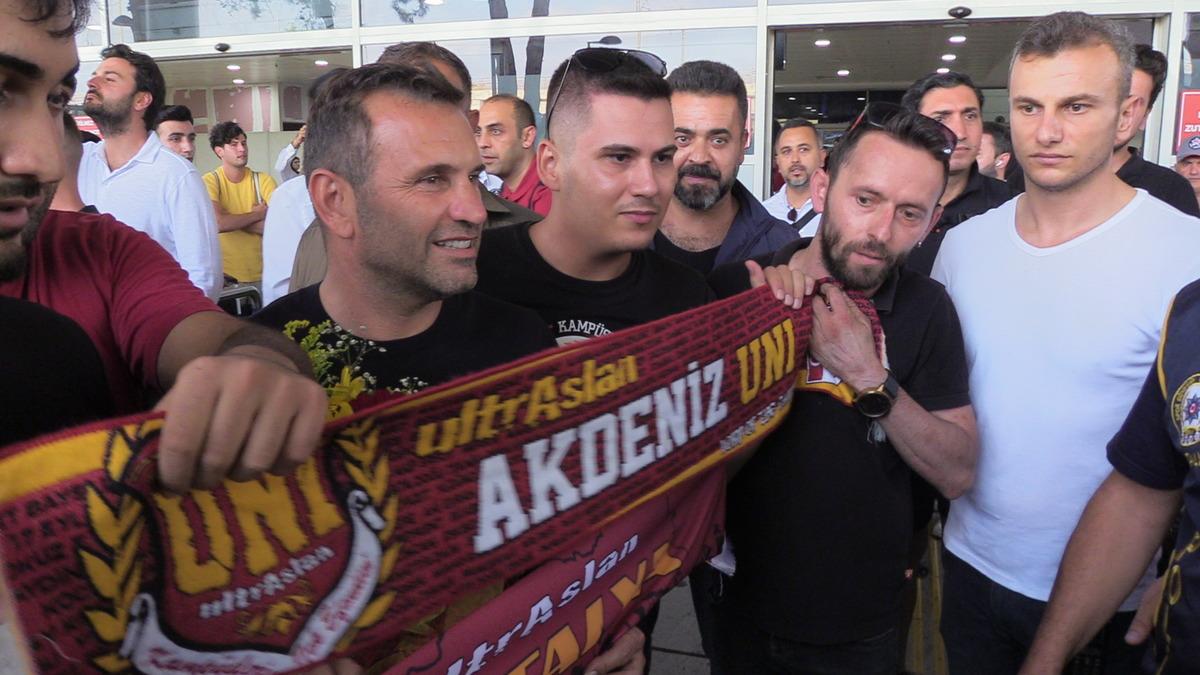 Galatasaray kafilesi Antalya'ya geldi