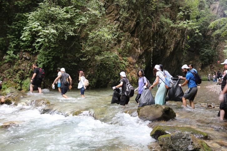 Hatay'da gönüllüler Geçilmez Kanyonu'nu temizledi G4