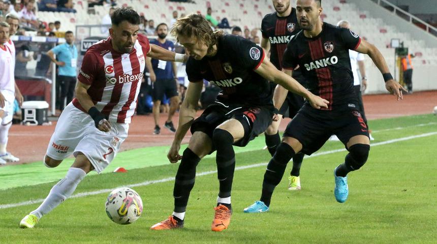 Sivasspor - Gaziantep FK maçında iki gol var, kazanan yok!