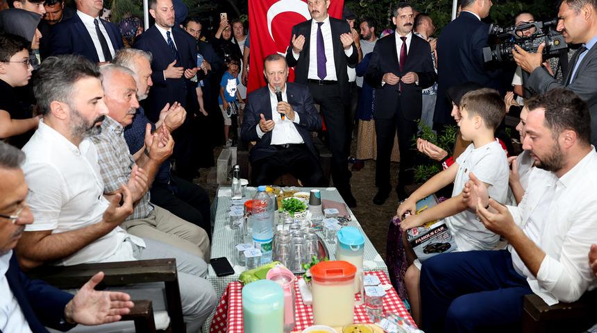 Cumhurbaşkanı Erdoğan'dan şehit ailesine ziyaret