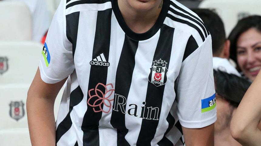 Son dakika spor haberi: Beşiktaş Kayserispor maçında tribünde sürpriz isim! 