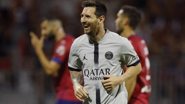 Sonunda bunu da yaptı! Lionel Messi, yeni sezonun ilk maçında şapkadan tavşan çıkardı! Röveşata...