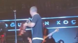 Oğuzhan Koç konseri terk etti! Ortalık karıştı, hayranları yuhaladı...