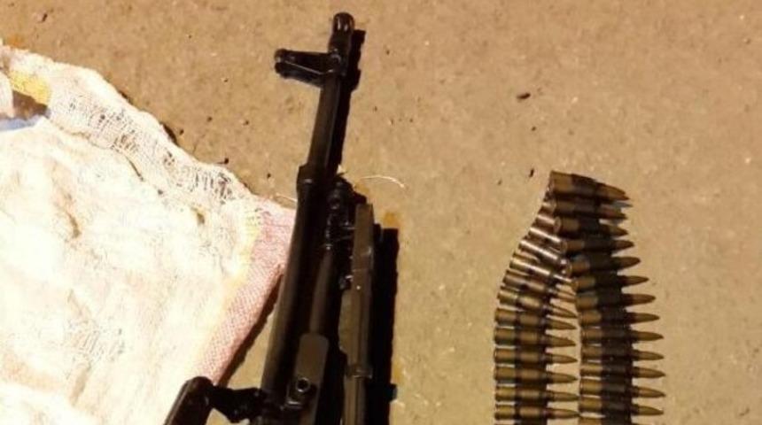 Makinalı tüfekle birlikte yakalandı