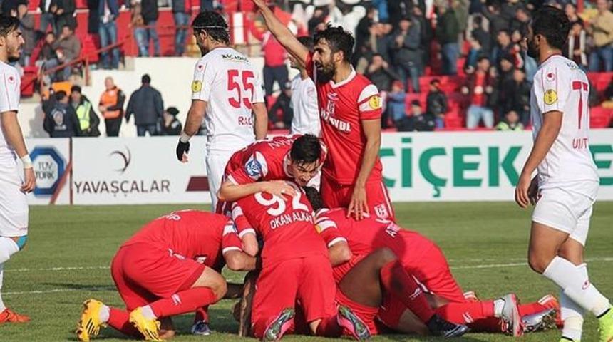 Boluspor Balıkesirspor maçını izle TRT WEB TV Canlı Yayın