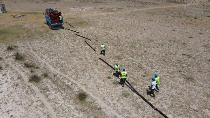 Tuz Gölü'ndeki flamingolar için 4 kilometreden su aktarımı başladı G2