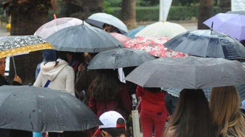 Yurt geneli par&ccedil;alı &ccedil;ok bulutlu, sıcaklık d&uuml;ş&uuml;yor