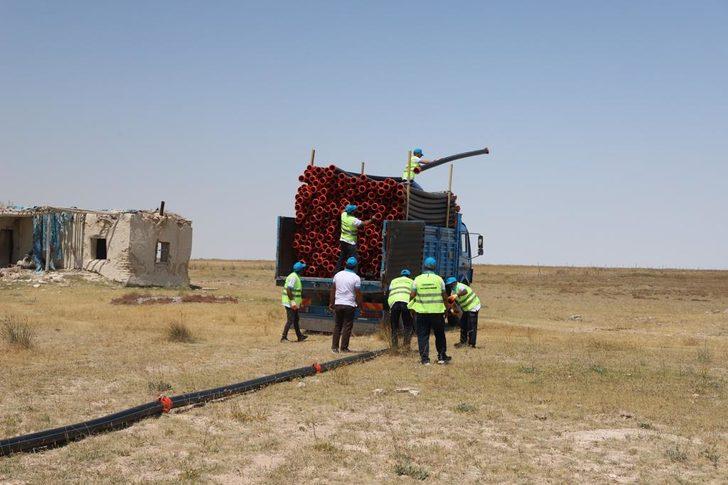 Tuz Gölü'ndeki flamingolar için 4 kilometreden su aktarımı başladı G5