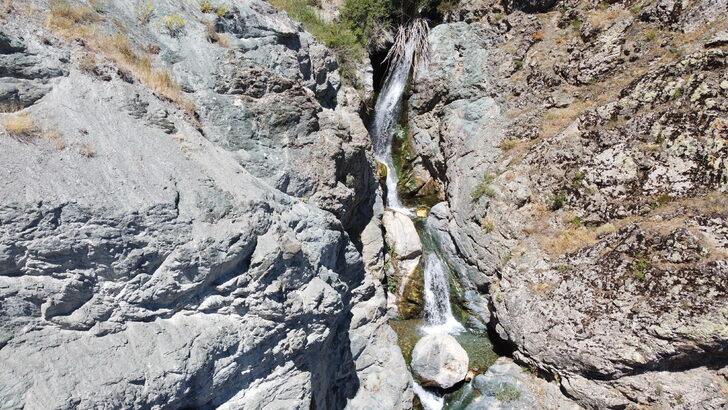 Adeta saklı cennet! Erzincan’daki Karacalar Şelalesi doğa tutkunlarının keşfini bekliyor  G4