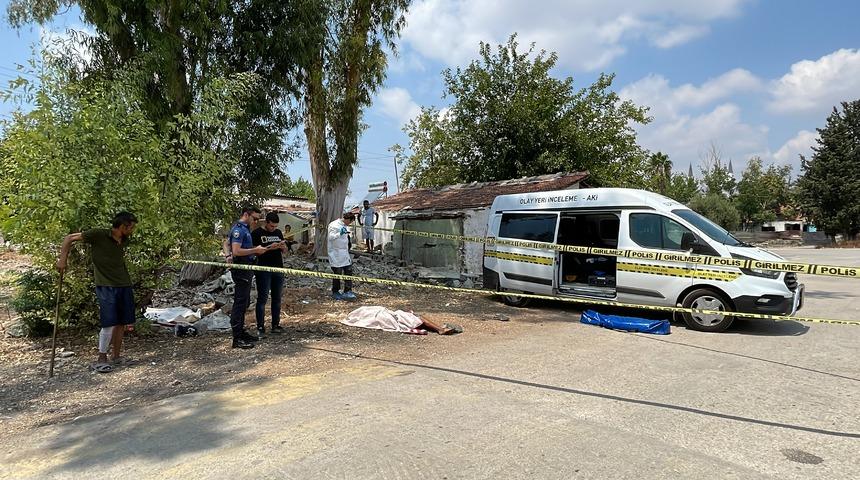 Antalya'da bir kişi yol kenarında ölü bulundu