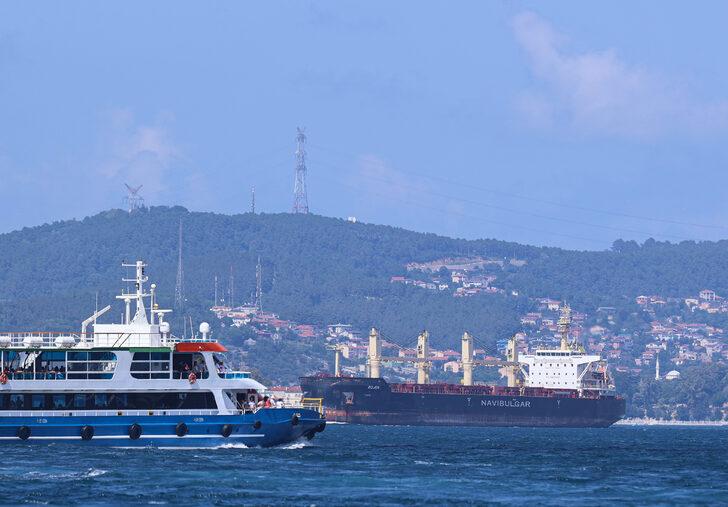 Ukrayna'dan yola çıkan mısır yüklü gemi İstanbul Boğazı'ndan geçti G3