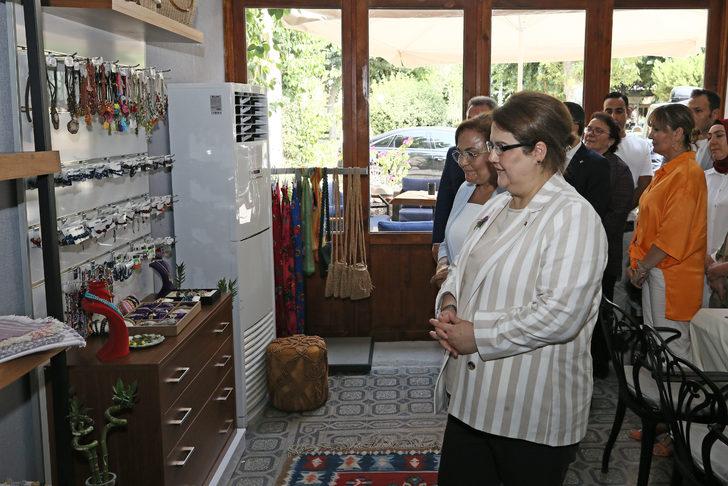 Aile ve Sosyal Hizmetler Bakanı Yanık, Adana'da ziyaretlerde bulundu G3