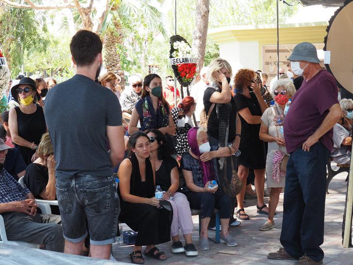 Seslendirme sanatçısı Sungun Babacan, Balıkesir'de son yolculuğuna uğurlandı G5