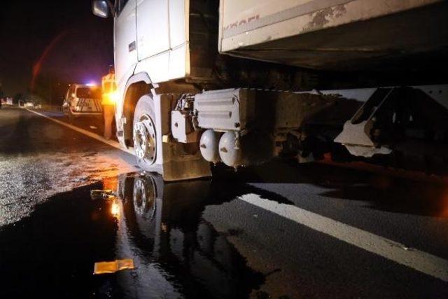 Vali korumaları, sürücüsünün  Yol vermediği  TIR a ateş açtı 2