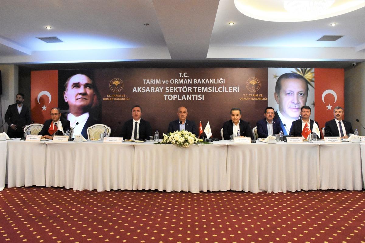Tarım ve Orman Bakanı Kirişci, Aksaray'da sekt&ouml;r temsilcileriyle buluştu: