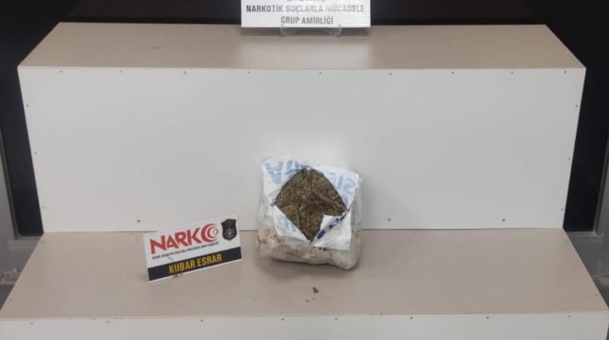 Diyarbakır'da toprağa gömülü 1,5 kilogram esrar bulundu