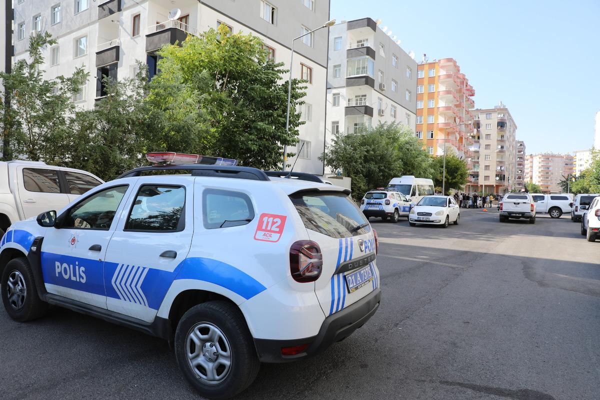 Diyarbakır'da d&uuml;zenlenen silahlı saldırıda 1 kişi yaralandı