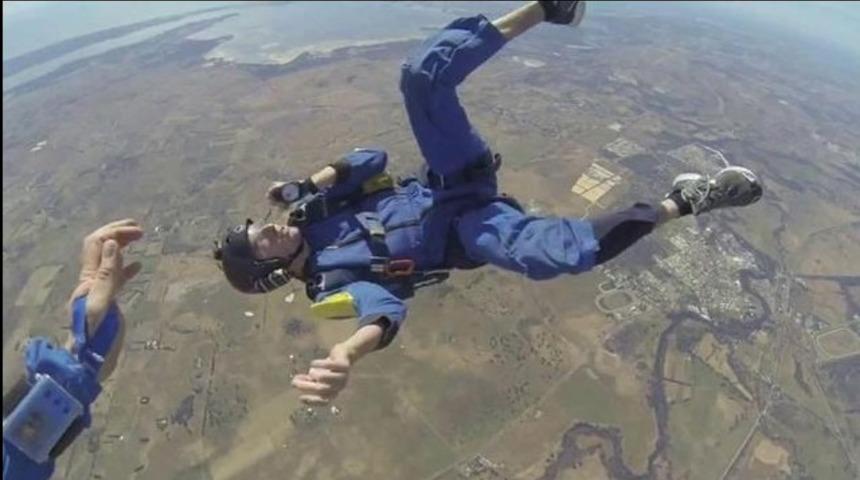 Paraş&uuml;t&ccedil;&uuml; havada epilepsi krizi ge&ccedil;irdi