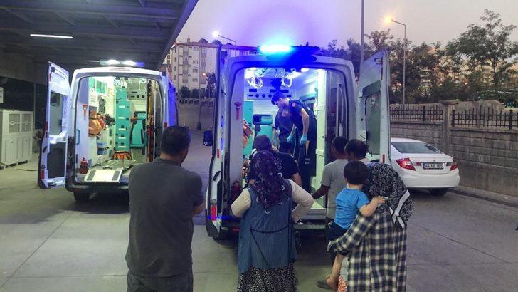 Siirt'te askeri araç ile kamyonetin çarpışması sonucu 5 kişi yaralandı G2